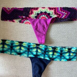 VS PINk thongs